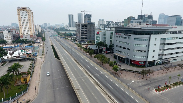 Đường phố Hà Nội thênh thang ngày mùng 1 Tết - 9 Cầu vượt Mai Dịch (Cầu Giấy) nhìn từ trên cao.