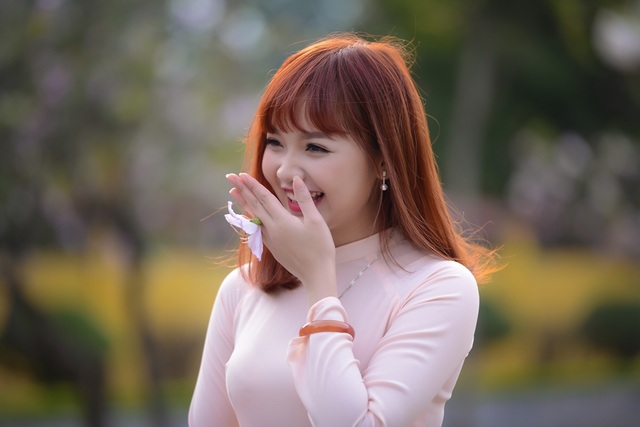 Nữ sinh Hà thành dịu dàng trong sắc hoa ban - 15 Nữ sinh Hà thành dịu dàng trong sắc hoa ban - 15