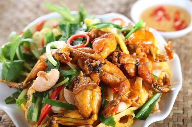 Lên thánh địa Mẫu Sơn thưởng thức ếch “đại gia” - 4 Không chỉ độc đáo về hương vị, các món ăn từ ếch hương có thể chữa bệnh và mang ý nghĩa về văn hóa.