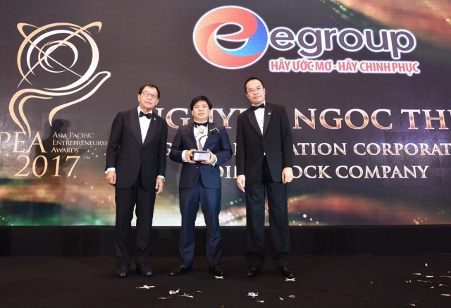 Chủ tịch Egroup Nguyễn Ngọc Thủy nhận Giải thưởng Doanh nhân Châu Á - 1 Chủ tịch Egroup Nguyễn Ngọc Thủy nhận Giải thưởng Doanh nhân Châu Á - 1