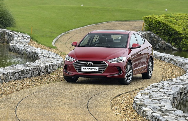 Hyundai giảm giá toàn bộ xe lắp ráp trong nước - 1
Hyundai Elantra được lắp ráp tại Việt Nam vào tháng 7/2016; trước đó chiếc xe này được nhập khẩu nguyên chiếc từ Hàn Quốc.