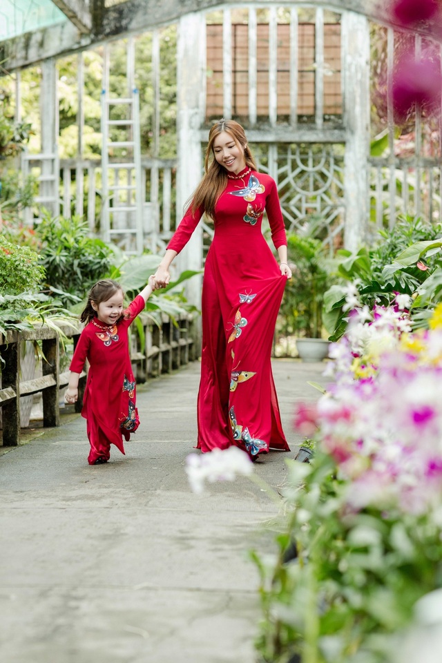 Elly Trần: “Nhất định không để các con mất Tết cổ truyền” - 14 Elly Trần: “Nhất định không để các con mất Tết cổ truyền” - 14