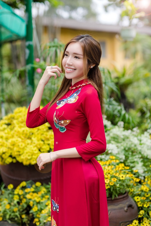 Elly Trần: “Nhất định không để các con mất Tết cổ truyền” - 13 Elly Trần: “Nhất định không để các con mất Tết cổ truyền” - 13