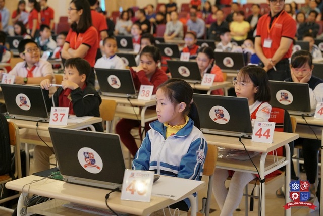 Vòng 3 English Champion 2017: Lạ lẫm, hồi hộp và cảm xúc - 3 Thí sinh khối 4 trong ca thi.