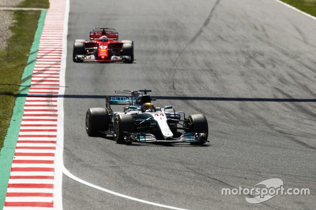 Vượt qua Vettel, Hamilton đăng quang tại Catalunya - 5 Vượt qua Vettel, Hamilton đăng quang tại Catalunya - 5
