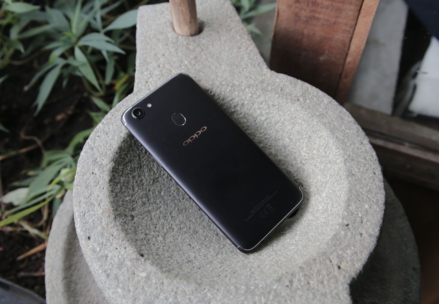 Đánh giá Oppo F5: Đem xu hướng công nghệ mới màn hình tràn và selfie A.I vào sản phẩm - 2 Đánh giá Oppo F5: Đem xu hướng công nghệ mới màn hình tràn và selfie A.I vào sản phẩm - 2