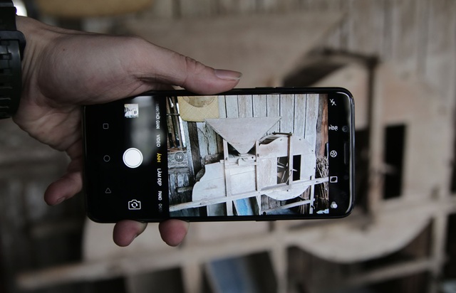 Đánh giá Oppo F5: Đem xu hướng công nghệ mới màn hình tràn và selfie A.I vào sản phẩm - 3 Đánh giá Oppo F5: Đem xu hướng công nghệ mới màn hình tràn và selfie A.I vào sản phẩm - 3
