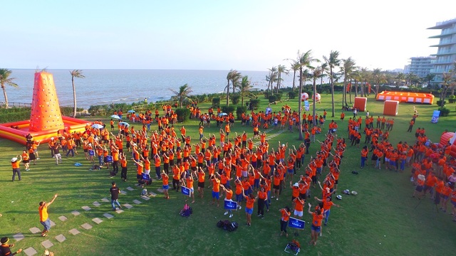 Hơn 1.000 cựu sinh viên Khóa 20 Đại học luật Hà Nội hội ngộ tại FLC Sầm Sơn - 1
K20 – Đại học luật Hà Nội tham gia hoạt động teambuilding tại FLC Sầm Sơn.