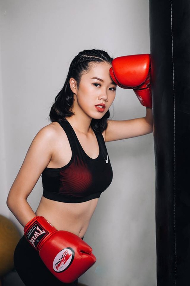 Ngắm 12 nữ sinh nóng bỏng của "Duyên dáng Ngoại thương 2017" - 1
Đinh Hồng Phương Linh – lớp FMS4 khoa Quản trị kinh doanh K4