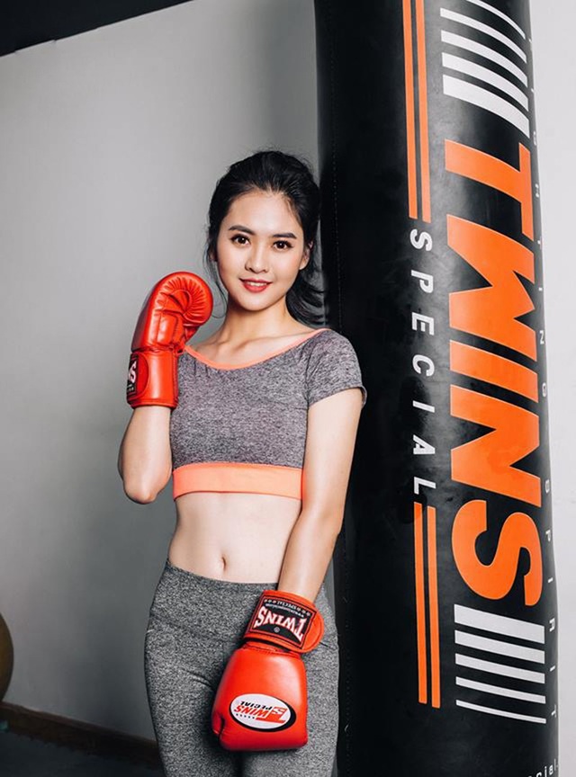 Ngắm 12 nữ sinh nóng bỏng của "Duyên dáng Ngoại thương 2017" - 4
Lê Thị Thu Hà – lớp Anh 4 khoa Luật Thương mại Quốc tế K56