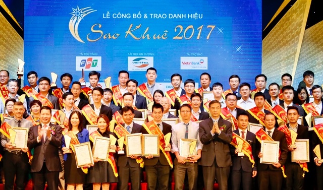 FPT Polytechnic nhận Giải Sao Khuê 2017 về đào tạo Công nghệ thông tin hệ chính quy - 2 Đây là năm thứ 6 liên tiếp Cao đẳng thực hành FPT Polytechnic được trao tặng danh hiệu cao quý này.
