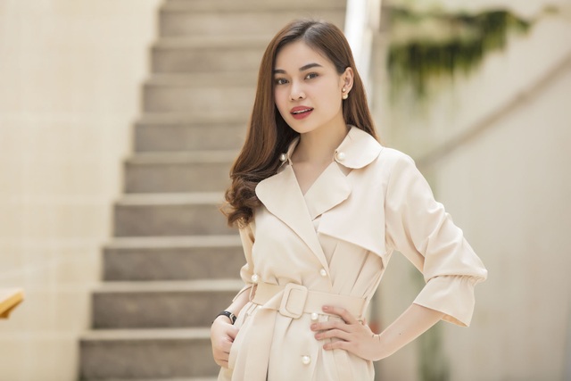 Giang Hồng Ngọc khóc khi kể chuyện gia đình đổi nhà trọ 22 lần để tránh nợ - 1 Giang Hồng Ngọc xinh đẹp trước khi bước vào chương trình.