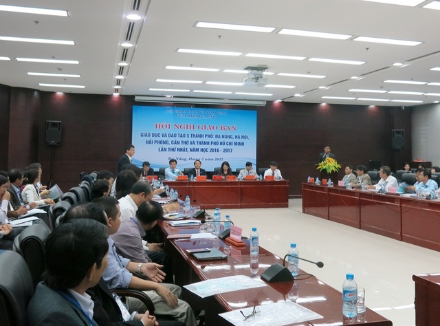 Thứ trưởng Nguyễn Thị Nghĩa: “Chất lượng giáo viên không chỉ là trình độ, mà còn cả đạo đức” - 1 Hội nghị giao ban Giáo dục - Đào tạo cụm 5 thành phố trực thuộc Trung ương vừa diễn ra tại Đà Nẵng sáng 4/3