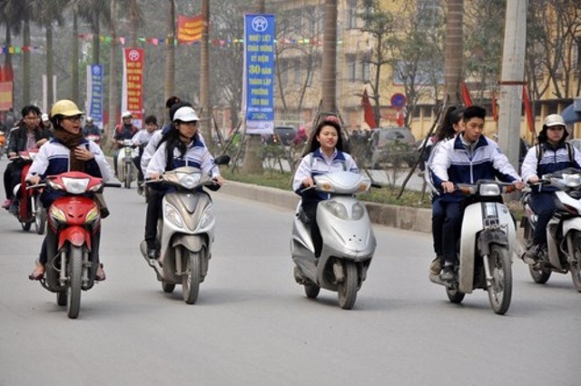 Tuyên truyền an toàn giao thông cho học sinh, sinh viên - 1 Số vụ TNGT liên quan đến lứa tuổi HSSV chiếm gần 90%. (Ảnh minh họa)