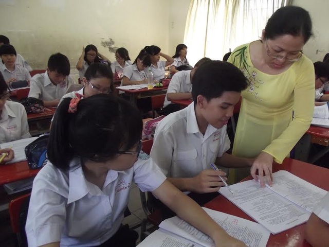 Dân chủ trong trường học: Giáo viên đúng sai gì cũng... im! - 2 Giáo viên đang rất thiếu tự do, dân chủ trong môi trường làm việc?
