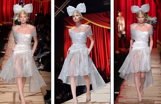 Siêu mẫu trẻ suýt ngã trên sàn catwalk - 14
Thiên thần nội y Elsa Hosk cũng góp mặt