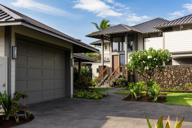 Giới siêu giàu nghỉ dưỡng ở thiên đường Hawaii thế nào? - 3 Hiện 140 trên 380 căn hộ ở Kohanaiki đã có chủ. Một trong những căn hộ lớn nhất là khu nhà Hinahina với 4 phòng ngủ nằm trên tổng diện tích gần 220m2.