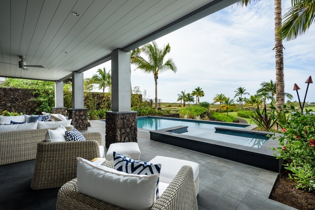 Giới siêu giàu nghỉ dưỡng ở thiên đường Hawaii thế nào? - 4 Các căn nhà được thiết kế bể bơi riêng với nội thất hiện đại, trẻ trung, nhưng vẫn mang đậm phong cách vùng biển nhiệt đới Hawaii.