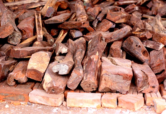 Về Bắc Ninh xem khu chợ gỗ quý tiền tỉ bán theo cân - 3 Về Bắc Ninh xem khu chợ gỗ quý tiền tỉ bán theo cân - 3