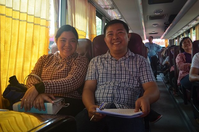 Giảng viên đại học “vác” ghế bố, màn chống muỗi xuống tỉnh coi thi - 2 Niềm vui của giảng viên trước khi lên đường coi thi