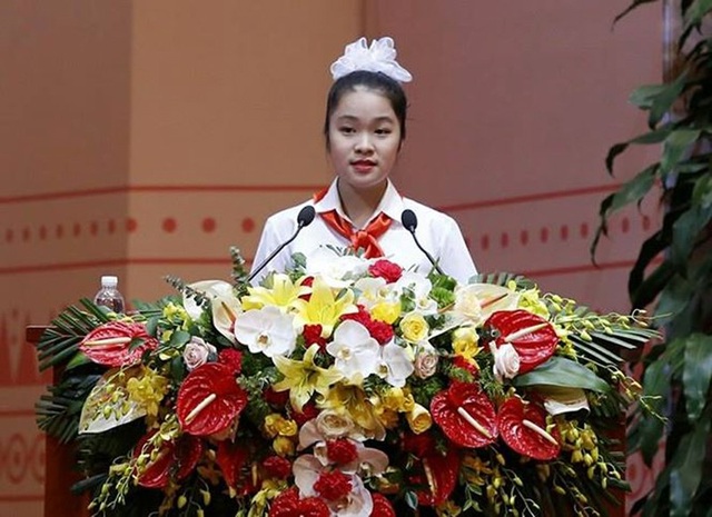 Thành tích ấn tượng của nữ đội viên phát biểu tại ĐH Đoàn toàn quốc XI - 1
Em Trịnh Hà An đại diện cho đội viên Thủ đô phát biểu tại phiên trọng thể ĐH Đoàn toàn quốc XI.