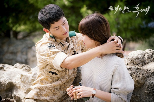 Mỹ nhân Việt viết tâm thư ấn tượng từ chuyện tình Song Hye Kyo - 3 Câu chuyện tình của bộ đôi Yoo Shi Jin và Kang Mo Yeon đã gần như thành một huyền thoại đẹp về tình yêu trên màn ảnh nhỏ.