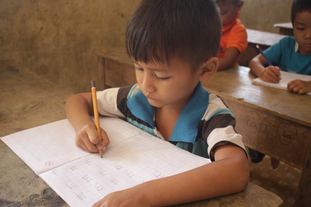 Quảng Ngãi: Hỗ trợ dạy tiếng Việt cho học sinh tại các tỉnh Nam Lào - 1 Tỉnh Quảng Ngãi triển khai hỗ trợ dạy tiếng Việt cho con em người Việt Nam đang sinh sống tại các tỉnh Nam Lào