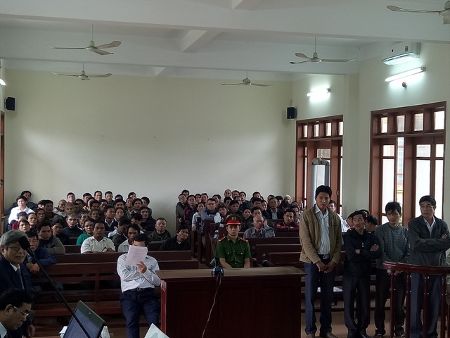 Vụ án có 241 người liên quan: 183 người không tham dự phiên tòa - 1 Phiên xét xử vụ án Cố ý làm trái... tại dự án thủy điện Đăkdrinh có đến 241 người có nghĩa vụ, quyền lợi liên quan