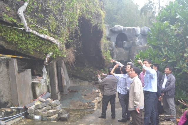 Đảo Lý Sơn: Tham vấn chuyên gia đầu ngành để xử lý sạt lở thắng cảnh chùa Đục - 1 Lãnh đạo Sở VHTT&DL tỉnh Quảng Ngãi cho biết sẽ mời Viện Khoa học địa chất và Khoáng sản hỗ trợ xử lý sạt lở tại chùa Đục và núi Giếng Tiền