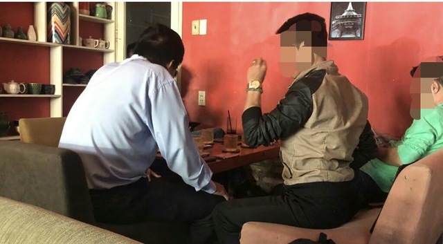 “Tiền ảo” 3M đánh vào lòng tham của người chơi - 1 Các nhân viên 3M vẫn liên tục đi chiêu dụ khách hàng để mở rộng thị trường
