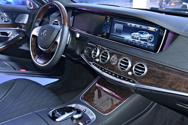 Chiêm ngưỡng Mercedes-Maybach S 400 4MATIC ở showroom chuẩn 5 sao - 3 Nội thất sang trọng của Mercedes-Maybach S 400 4MATIC
