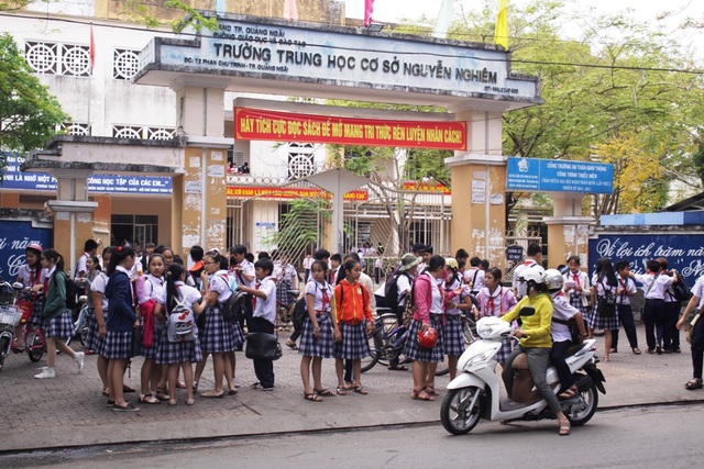 Cấm dạy thêm ngoài nhà trường ở Quảng Ngãi: Nhiều ý kiến trái chiều - 2 Nhiều ý kiến phụ huynh cho rằng cần xét tới nhu cầu thực tế của người dân khi cấm giáo viên dạy thêm tại nhà