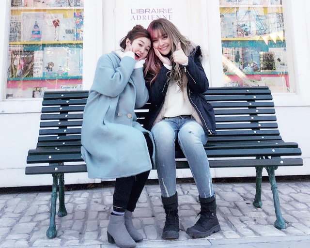 “Bông hồng lai” Mlee "bắt cóc" hotgirl Ribi Sachi - 3 Mlee và Ribi nhanh chóng thân thiết như hai chị em trong chuyến đi khám phá Nhật Bản bằng xe máy