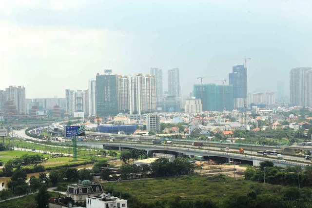 Giá nhà cao gấp 25 lần, TPHCM đề nghị chưa thu thuế tài sản - 1
Thời điểm thực hiện đánh thuế bất động sản theo Hiệp hội bất động sản TPHCM nên dời đến sau năm 2020 thì phù hợp