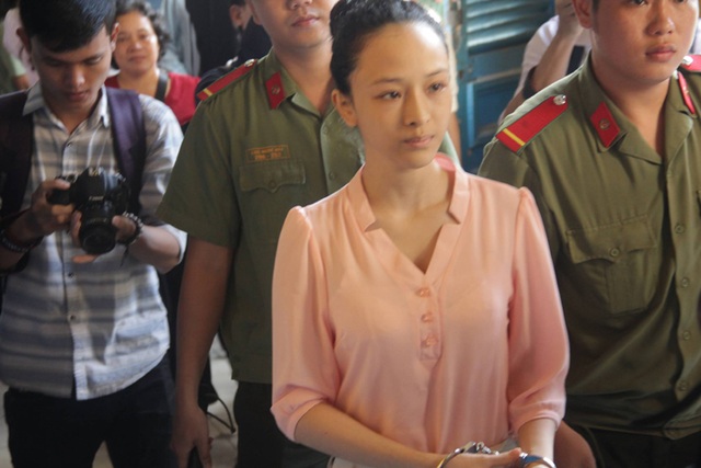 Hoa hậu Phương Nga nói ở chung phòng với ông Mỹ khi đi nước ngoài - 6 Hoa hậu Phương Nga nói ở chung phòng với ông Mỹ khi đi nước ngoài - 6
