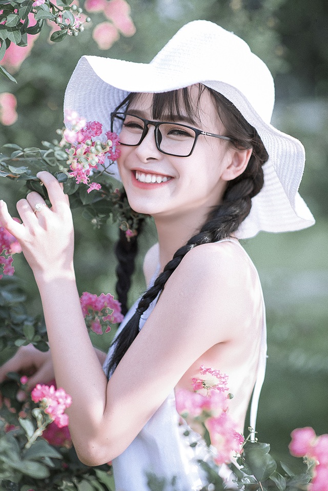 Thiếu nữ Tuyên Quang cuốn hút bên giàn hoa tường vi - 12 Thiếu nữ Tuyên Quang cuốn hút bên giàn hoa tường vi - 12