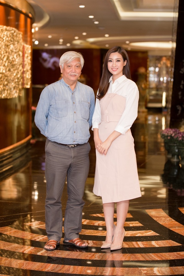 Đỗ Mỹ Linh được "nhắn nhủ" trước ngày lên đường dự thi Miss World - 2 Nhà sử học Dương Trung và Hoa hậu Đỗ Mỹ Linh.