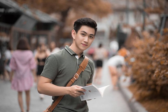 “Hot boy” Kinh tế đẹp trai, hát hay, đàn giỏi được nhiều cô gái thầm mến - 14 “Hot boy” Kinh tế đẹp trai, hát hay, đàn giỏi được nhiều cô gái thầm mến - 14