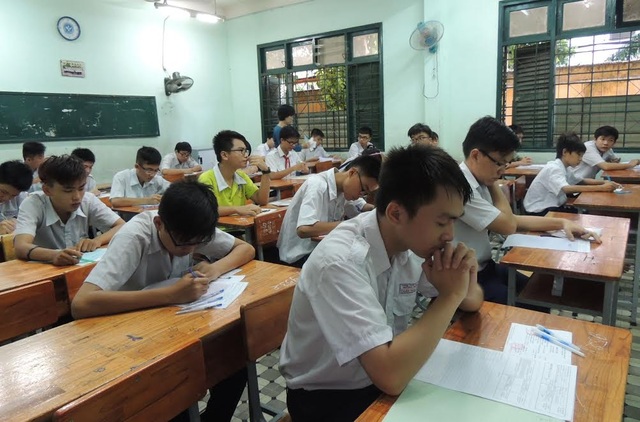 TPHCM: 20.000 học sinh sẽ rớt lớp 10 công lập - 1
TPHCM sẽ có khoảng 20.000 học sinh không thể vào học tại các trường THPT công lập.