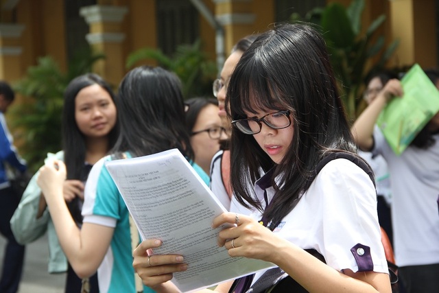 TPHCM: Tất cả học sinh lớp 12 chuyên phải thi học sinh giỏi - 1 Tất cả học sinh lớp 12 chuyên ở TPHCM đều phải tham gia kỳ thi học sinh giỏi thành phố (Ảnh minh họa: Hoài Nam)