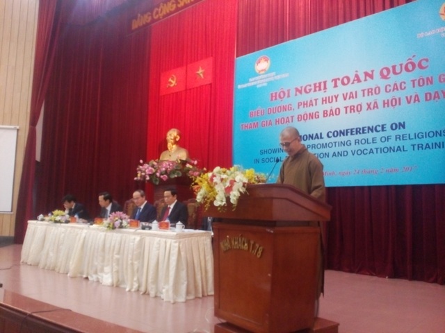 Khen thưởng 20 cơ sở bảo trợ xã hội, dạy nghề thuộc tôn giáo - 2 Đại diện các cơ sở thảo luận, trao đổi kinh nghiệm tại hội nghị