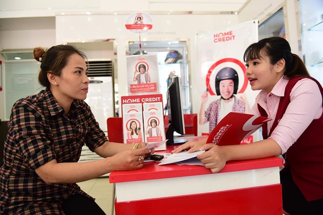 Ngành tài chính tiêu dùng tăng tốc ứng dụng công nghệ - 2 Tổng dư nợ cho vay trong 9 tháng đầu năm 2017 của Home Credit gần 14.000 tỷ đồng,