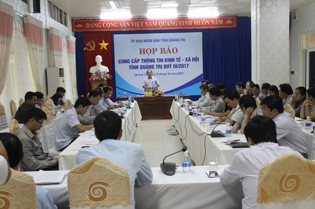 Phát sinh nhiều trường hợp cần được bồi thường vụ Formosa - 1 Ông Nguyễn Quân Chính, Phó Chủ tịch UBND tỉnh Quảng Trị chủ trì phiên họp