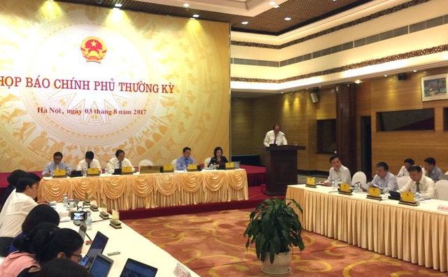 43.000 tỷ đồng ông Trầm Bê nợ Sacombank: "Cơ quan pháp luật sẽ có thông tin" - 1 Toàn cảnh phiên họp báo Chính phủ chiều 3/8 (ảnh: Mạnh Quân).