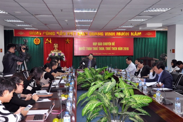 Cá nhân bán hàng trên Facebook sắp phải nộp thuế - 1 Cá nhân kinh doanh có thu nhập trên 100 triệu đồng/năm là phải nộp thuế.