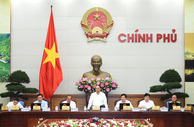 Thủ tướng đặt vấn đề kỷ luật nếu không hoàn thành chỉ tiêu tăng trưởng - 1 Chỉ đạo tại phiên họp, Thủ tướng yêu cầu bàn về con số cụ thể, không nói chung chung, vô thưởng vô phạt (ảnh: VGP)