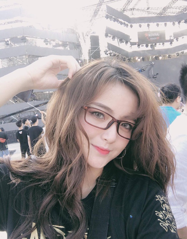 "Hot girl EDM" được săn lùng sau lễ hội âm nhạc hoành tráng tại Hà Nội - 2 Mỹ Linh có vẻ đẹp mang nhiều nét tây phương