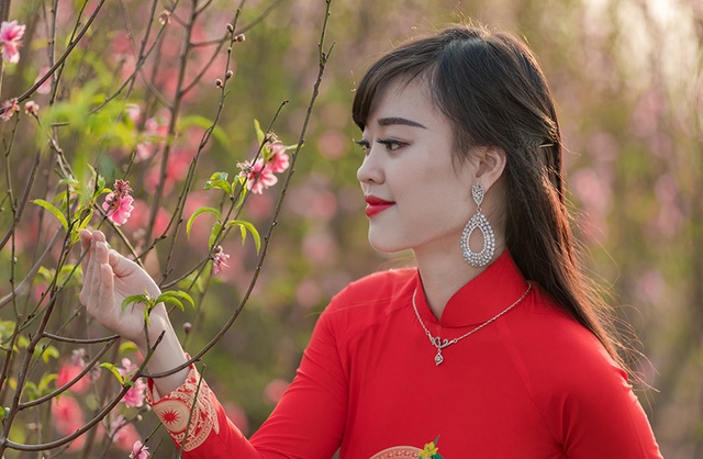 Nữ sinh Phòng cháy chữa cháy xinh đẹp giữa vườn đào Tết - 8 Nữ sinh Phòng cháy chữa cháy xinh đẹp giữa vườn đào Tết - 8