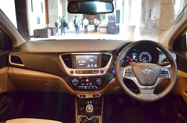 Hyundai Verna(2017-2020) 1.6 Vtvt Sx - Mahindra First Choice