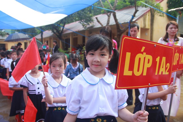 Đón khai giảng nơi tâm lũ quét Mù Cang Chải - 7
Năm học 2017-2018, trường đón thêm 60 em học sinh vào lớp 1